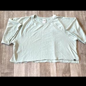 🎀Nwot PINK oversized crop sweatshirt